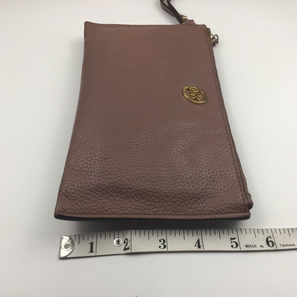 Michael Kors Bag - Picture 10 of 16